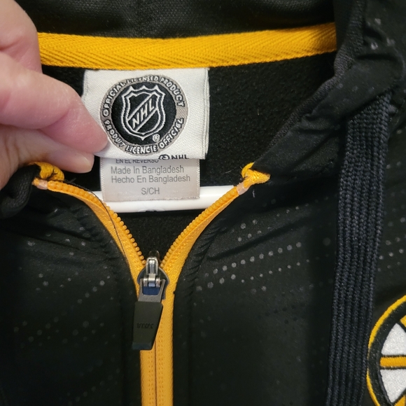 Boston Bruins sweater - Picture 4 of 5